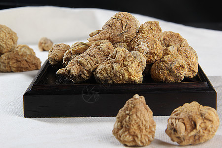 L'extrait de maca 0,6% Macamides-supporte l'énergie, l'équilibre hormonal et la vitalité globale.
